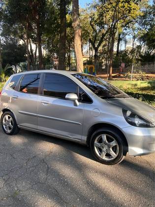 HONDA FIT 1.4 LX 8V FLEX 4P MANUAL HONDA FIT 1.4 LX 8V FLEX 4P MANUAL
